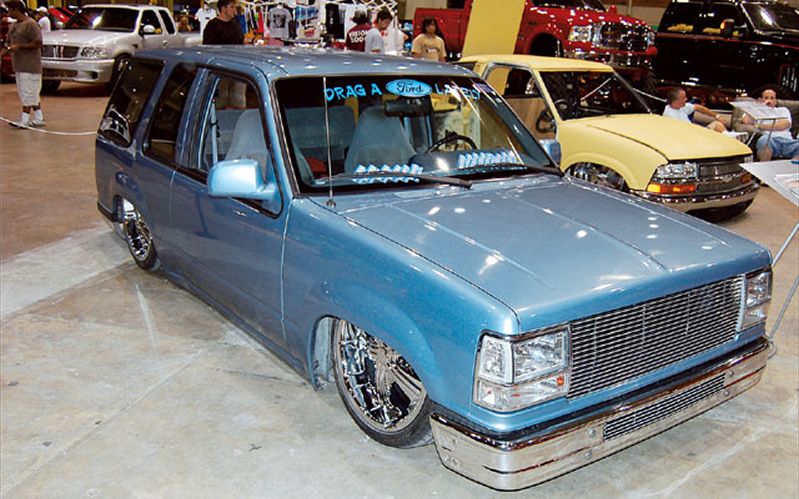 0604mt_19_z+slamfest_2005+body_dropped_ford_explorer.jpg