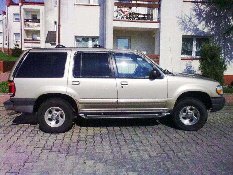 explorer2.jpg